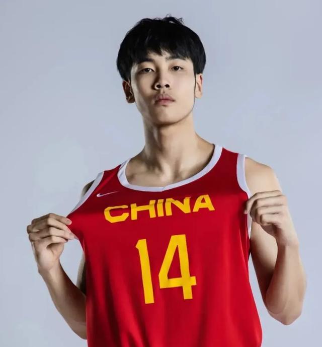 下一个杨瀚森？全美四星高中生张博源，放弃CBA赴美淬火！