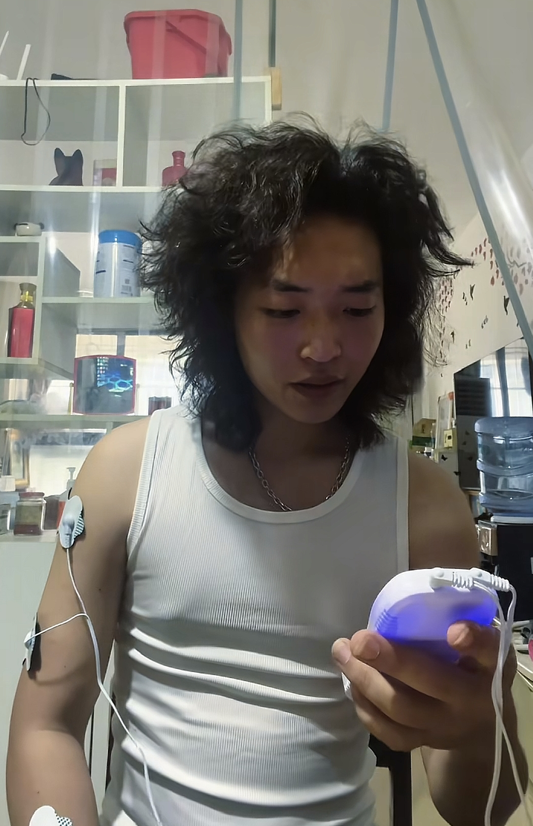 “抖动的手速抢票一绝！”体育生小伙脑出血偏瘫收到网友调侃留言，当事人：还蛮喜欢的