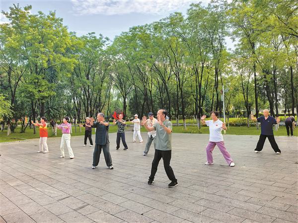 松溪公园成市民锻炼“天然健身房”