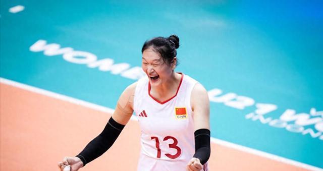 3-0 我们又赢了！中国女排轻取泰国，王奥芊仍未首发 八强对手出炉