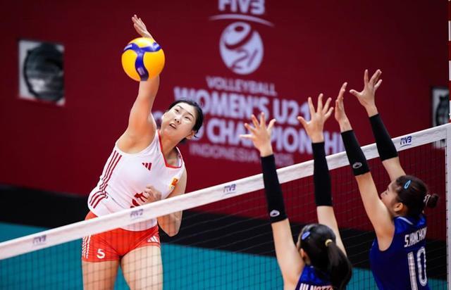 3-0 我们又赢了！中国女排轻取泰国，王奥芊仍未首发 八强对手出炉