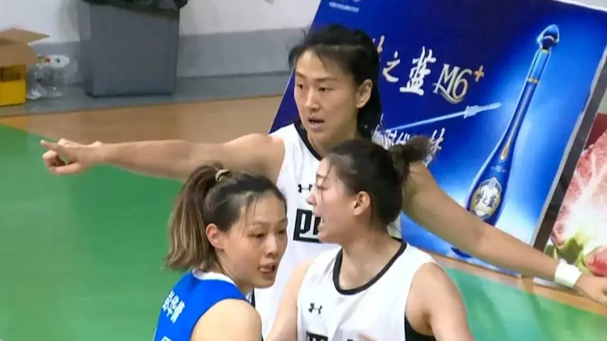 100比74！全运会：豪华之师锐不可当，四川女篮终结湖北连胜！