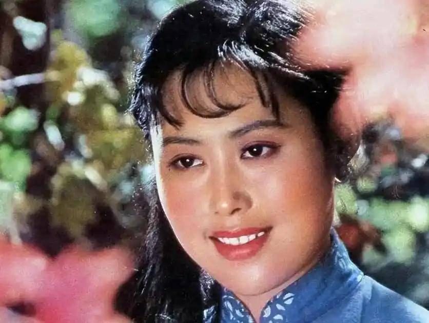 被取消一级演员，75岁独居国外的斯琴高娃，现状曝光了令人唏嘘