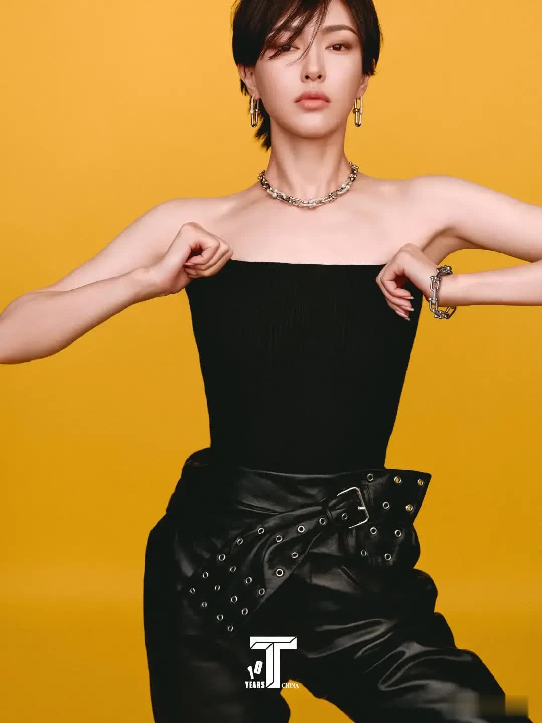 唐嫣首登《T Magazine》封面，超短发冷峻形象颠覆甜姐标签！