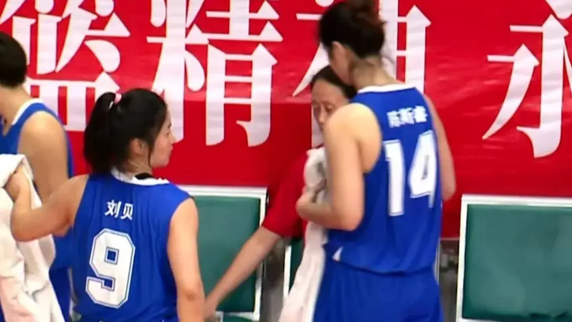 100比74！全运会：豪华之师锐不可当，四川女篮终结湖北连胜！