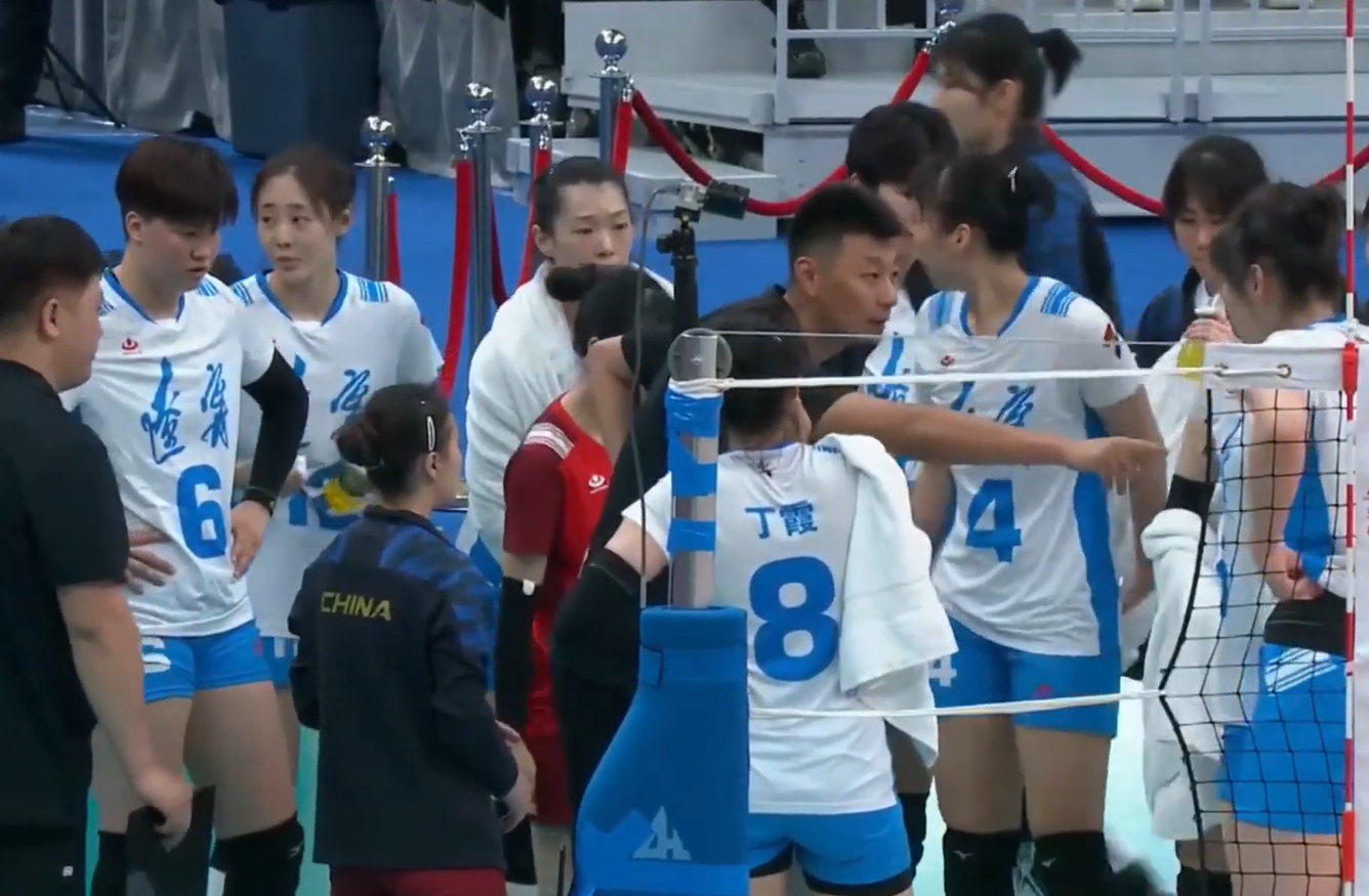 3-0！辽宁女排战胜江苏 孙小轩21分 丁霞第三局0-5发起猛追