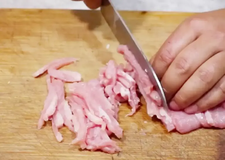 瘦肉总是炒不好？教你一招，又香又嫩，不腥不柴，配啥菜都好吃