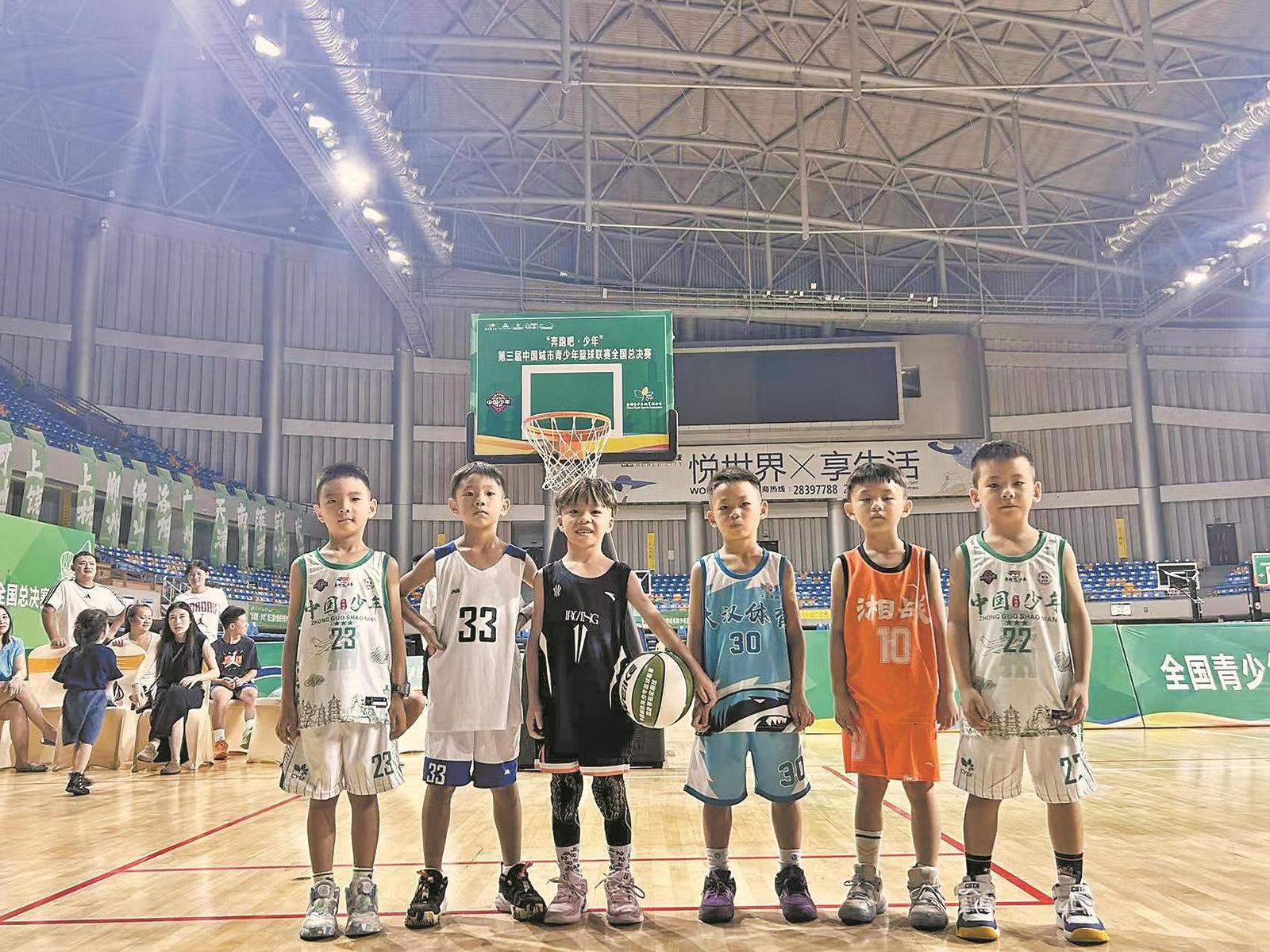 千名少年决战泉州 催热“全家游”新模式