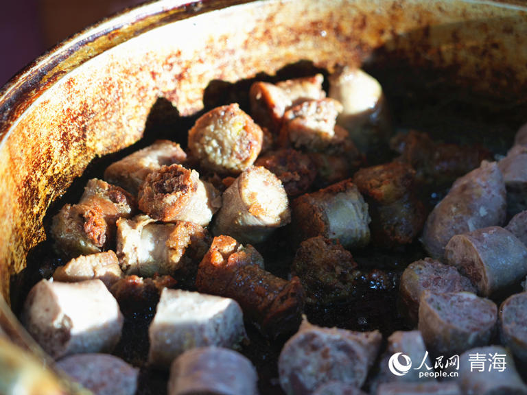 在热贡唐卡艺术小镇感受同仁的“文化味”和“烟火气”