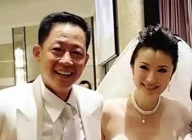 王志文带 17 岁儿子亮相,五官像复制粘贴,网友:这反差感像隔了代