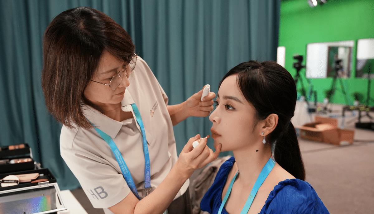 余霜否认世运会工作靠老公资源：同事都是外国人，根本不认识管哥