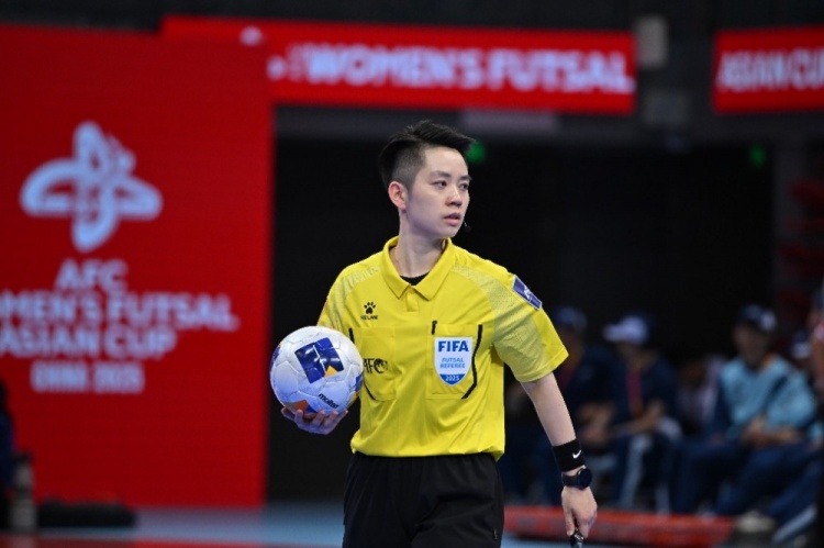 中国裁判员将执裁首届女子五人制足球世界杯，水平获高度认可