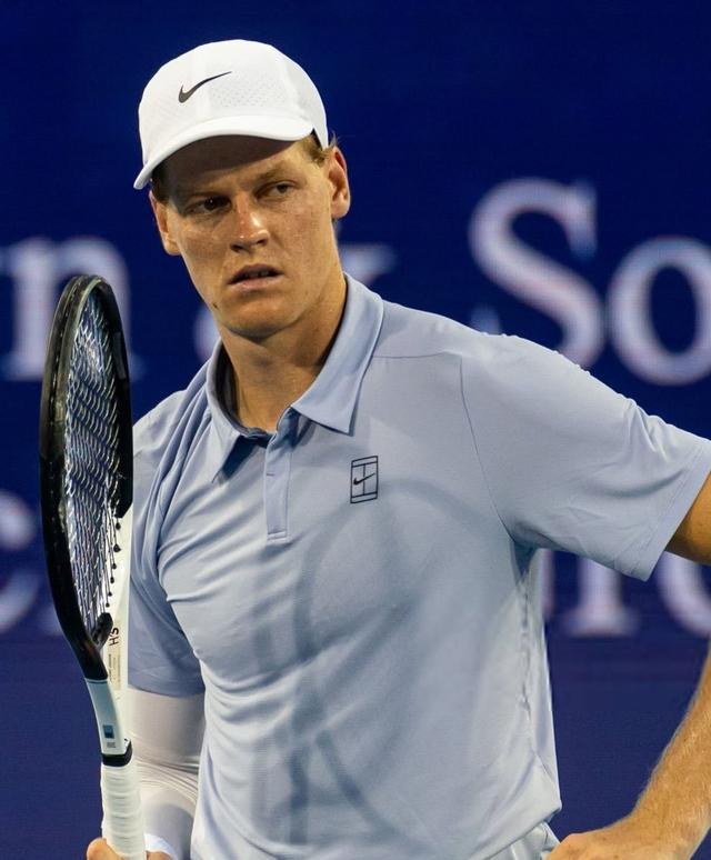 ATP1000辛辛那提：辛纳2比0马纳里诺晋级8强 硬地赛场24连胜