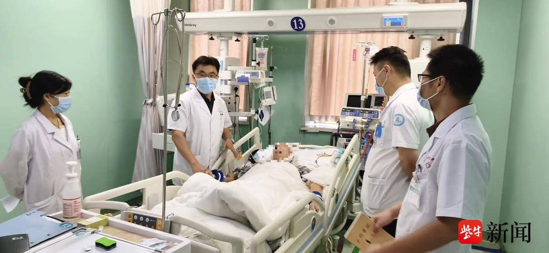 从球场到抢救室：一场与死神争夺时间的战役打响……