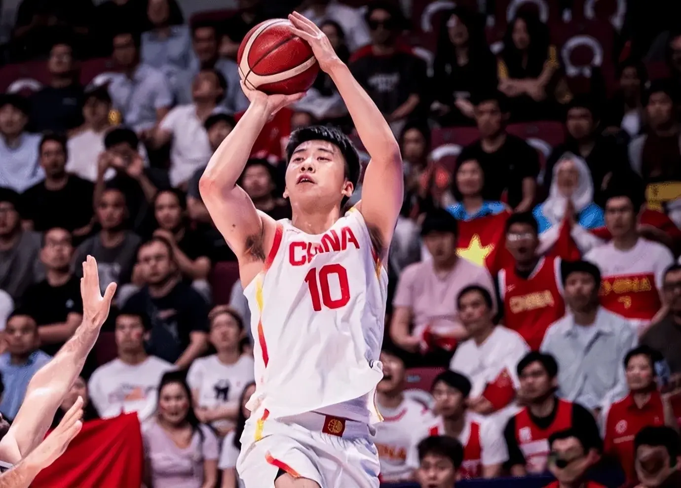 男篮79-73淘汰韩国迎3喜1忧！王俊杰+2广厦球员太好使，后场瑕疵