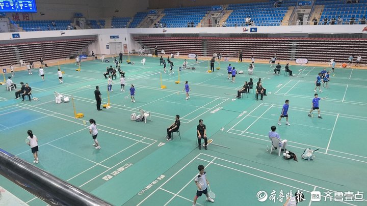 “英派斯杯”青岛市第六届运动会青少年组羽毛球比赛完赛