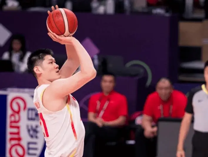 男篮79-73淘汰韩国迎3喜1忧！王俊杰+2广厦球员太好使，后场瑕疵