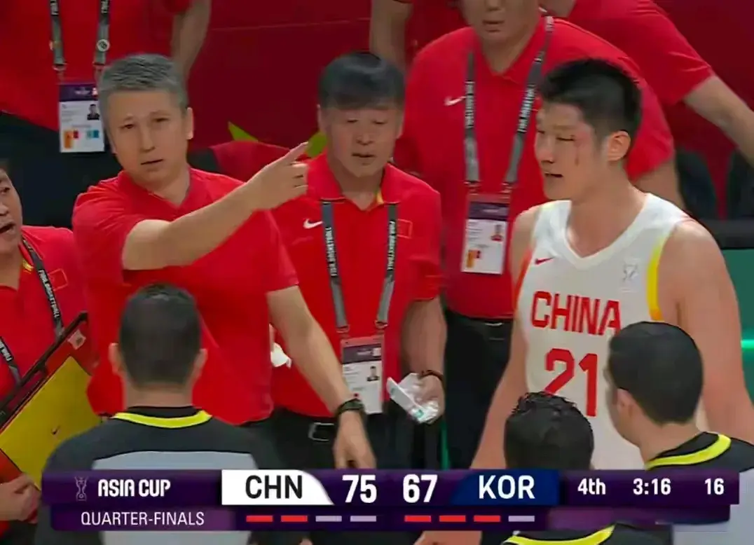 中国男篮力克韩国晋级四强，王俊杰胡金秋合砍44分扛旗