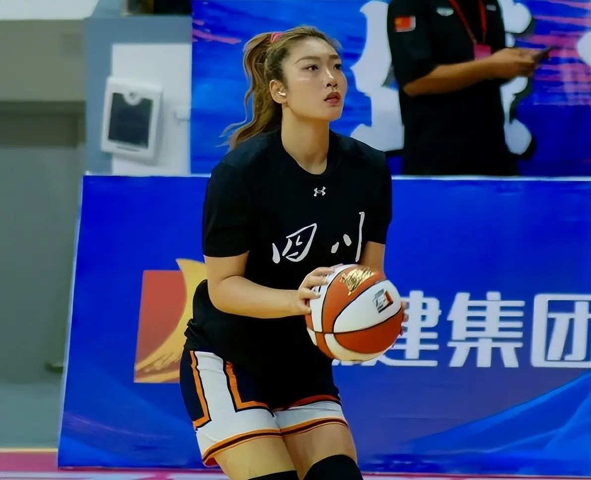 数据会说话！李梦4战砍73分闪耀全运，宫鲁鸣重构女篮或给个机会