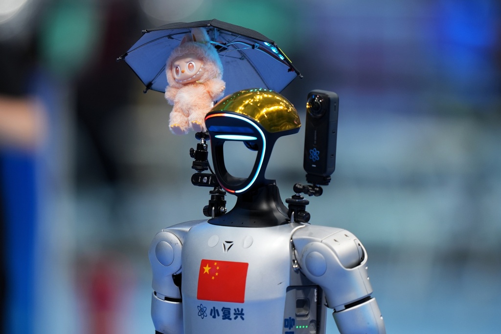 城事｜首金诞生！500名“选手”激战世界人形机器人运动会