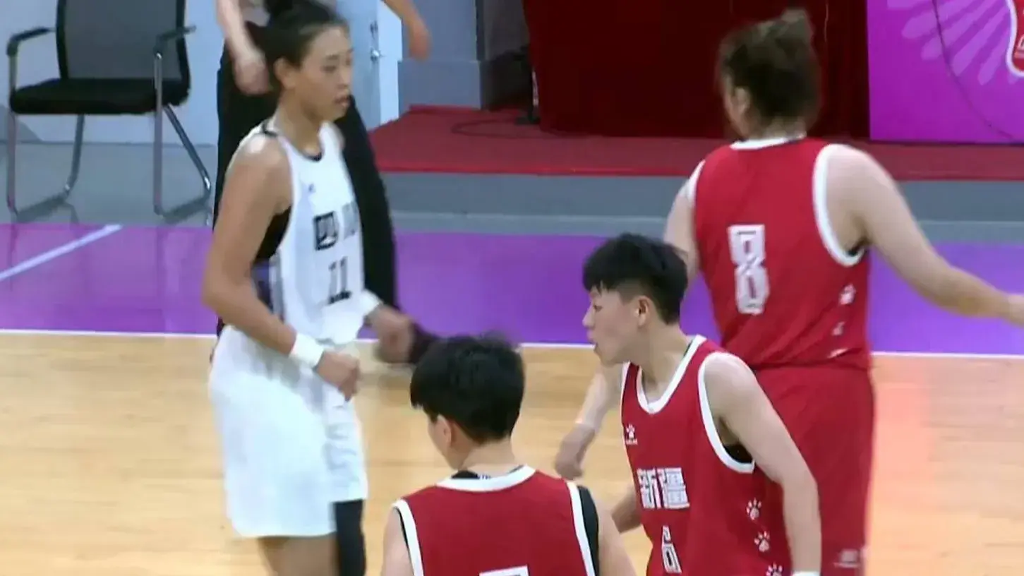 110比50！全运会：李梦仅打5分钟，四川女篮五连胜，狂赢新疆60分
