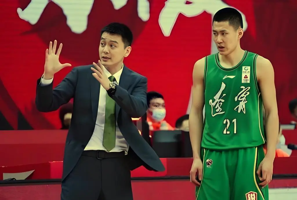21点16分！辽篮迎利好，韩德君作出决定，2米15内线驰援杨鸣冲冠