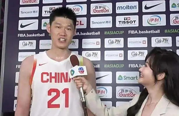 中国男篮闯入半决赛！1人受伤，2人突破，郭士强彻底激活了中国队