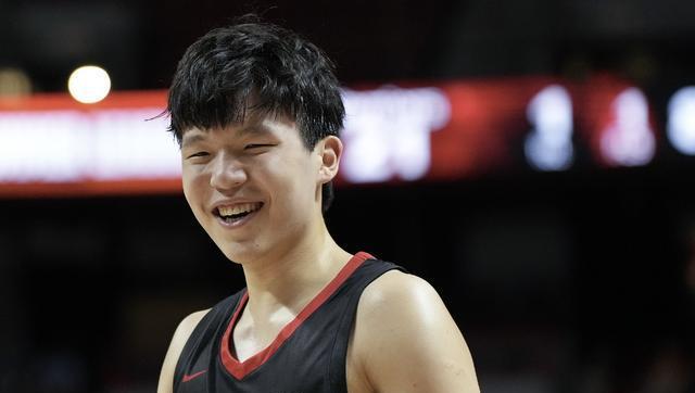 4天连打詹库哈，20天打完流量队！杨瀚森的NBA第一课，有点超纲了