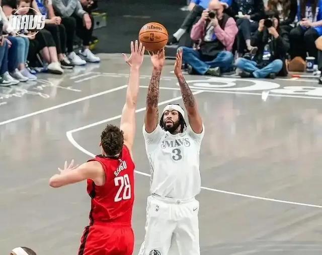 前NBA中锋泰斯谈联盟最难防内线TOP3球员：约基奇1&恩比德2&浓眉3