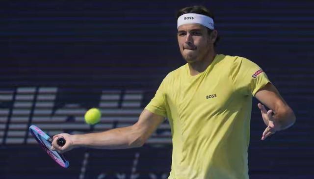 ATP1000辛辛那提大师赛男单1／4决赛阿特马纳2-0击败世界第9辛纳