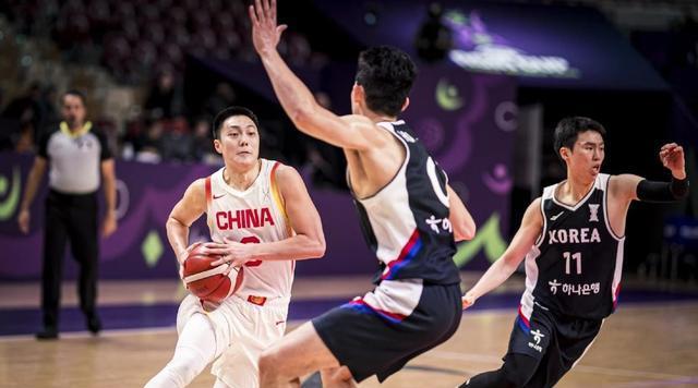三分球15中1！中国男篮后卫群集体失准，郭士强证明带高诗岩没错