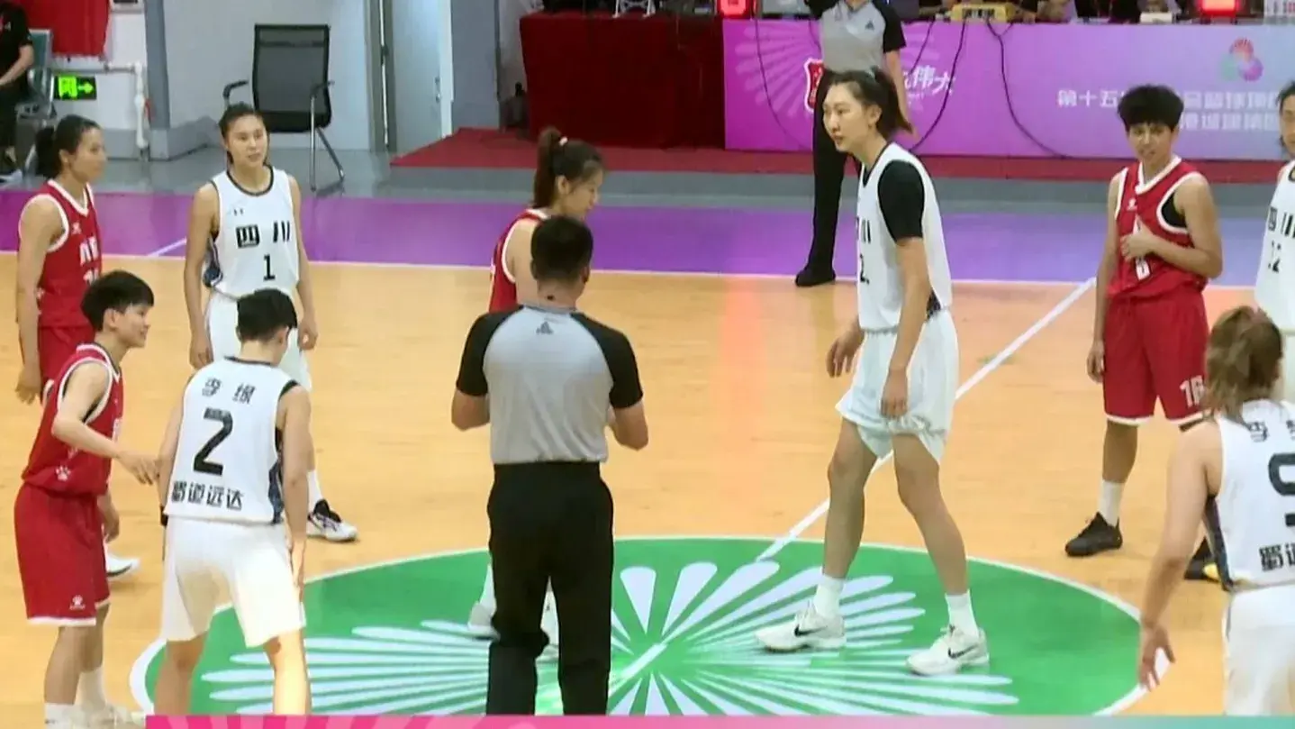110比50！全运会：李梦仅打5分钟，四川女篮五连胜，狂赢新疆60分