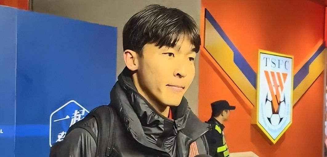 成都蓉城VS云南玉昆：铁卫解禁复出，周定洋坐镇中场，最强三叉戟冲锋