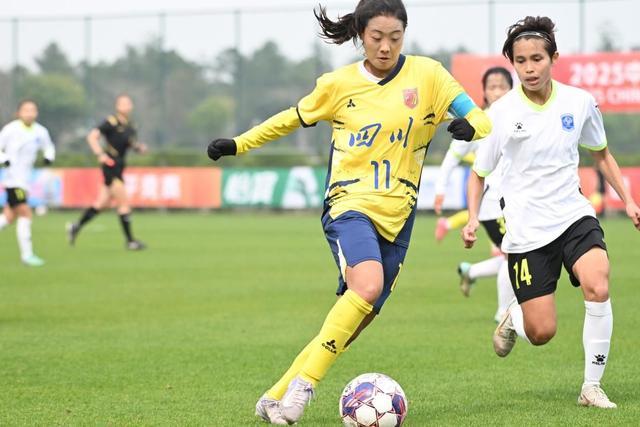 关键战一触即发，周日为四川女足冲超加油助威