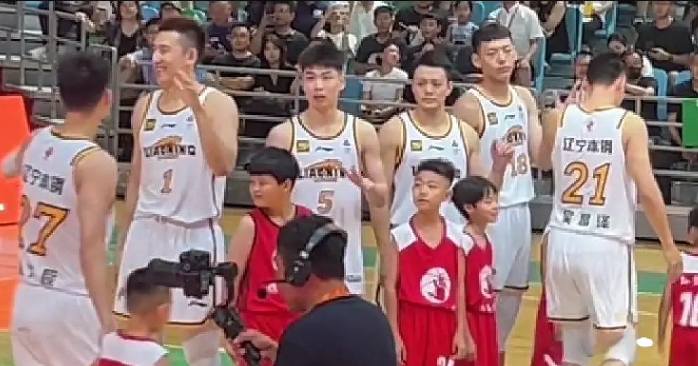 29分大胜！辽篮喜提开门红，付豪爆发独砍20分，姜宇星首秀仅2分