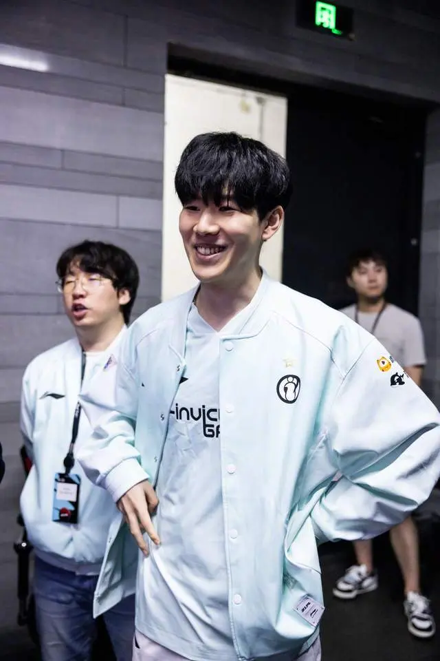 IG对战WBG，IG或轻松取胜，Scout迎来证明之战对线香克斯