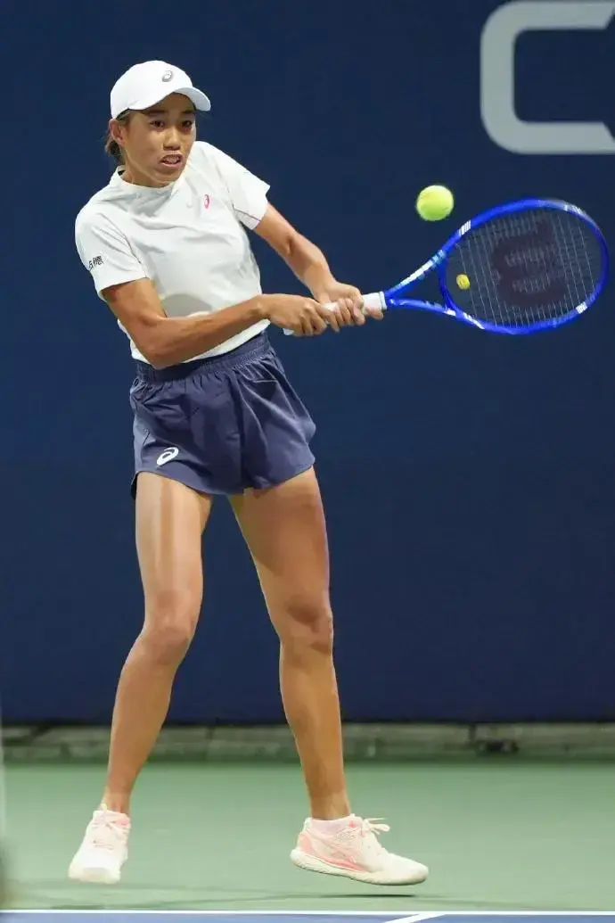 2-0、2-1！中国金花大获全胜跻身美网，张帅创纪录，郑钦文新消息