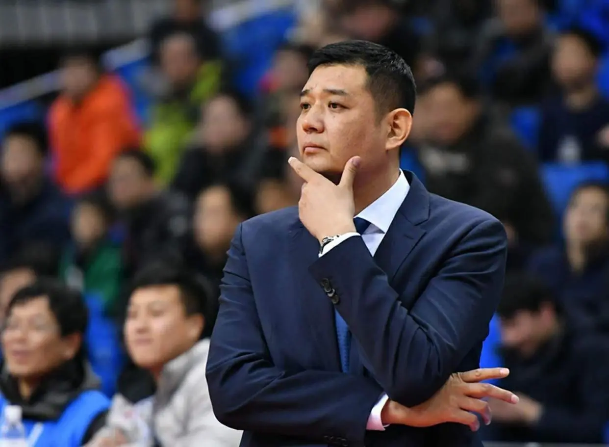 宣布退役？CBA山东老队长场均2.7分，1个冠军在手，刘维伟不挽留
