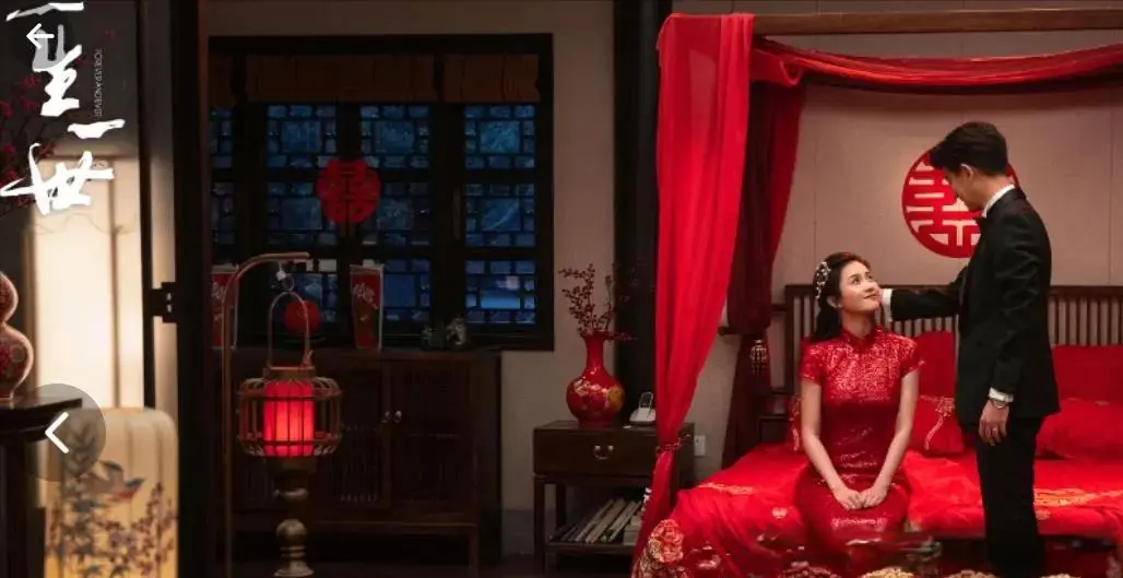 任嘉伦脚咋成戏精？《一生一世》穿帅衣挨狠打，剧外超欢脱！