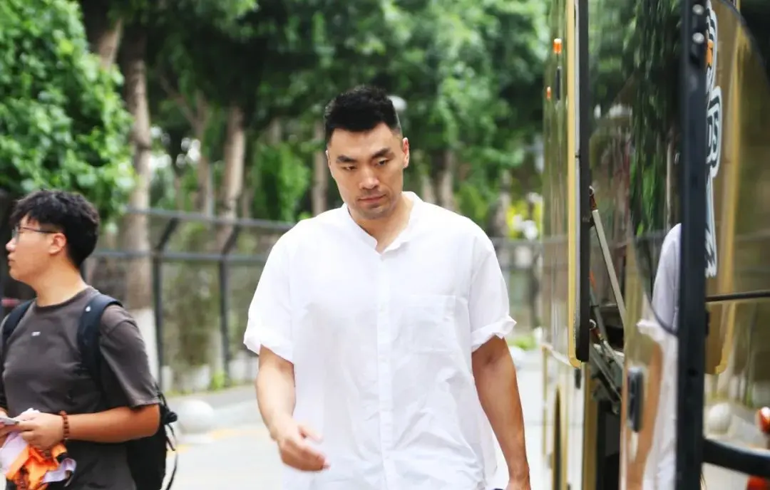 恭喜李晓旭赵继伟和王岚嵚！辽篮5人迎利好，冲冠阵容日趋完整