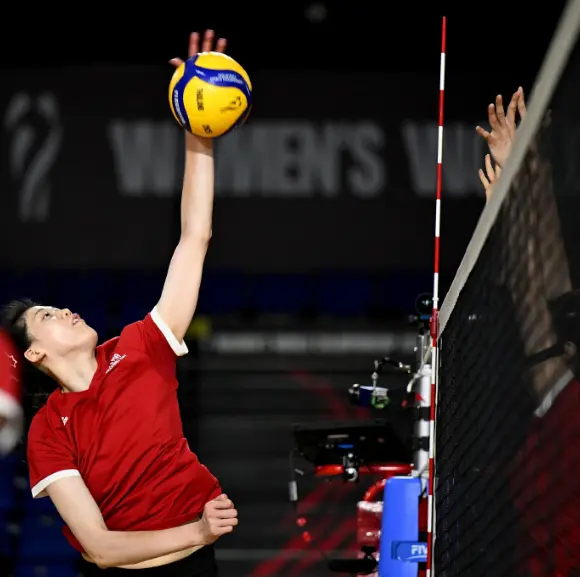 中国女排小组赛前瞻：F组两队孱弱晋级无悬念 战多米尼加或决定头名