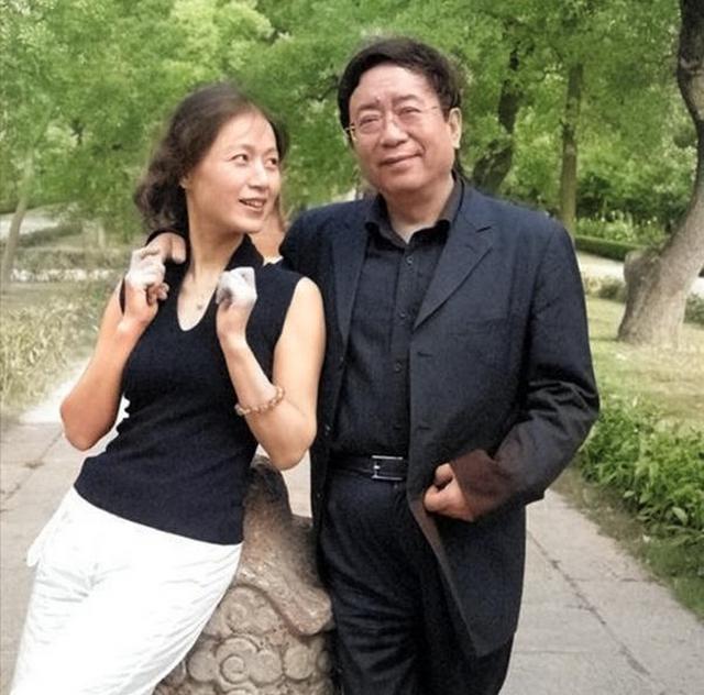 ������״�������Ϻ������ɷ������궡�������˾�Ļ����ϰ�