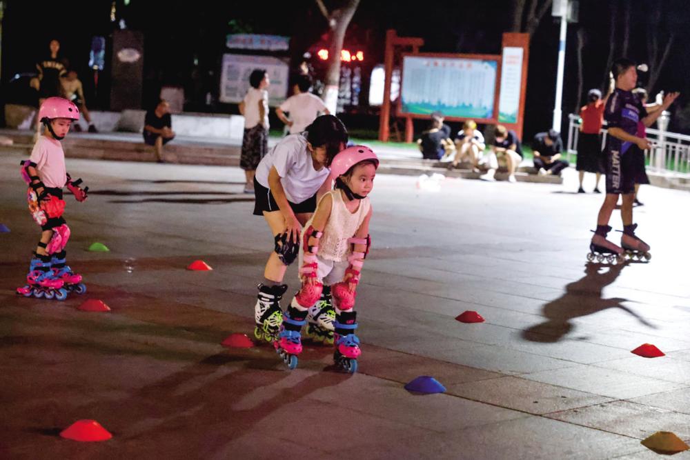 夜幕下的城市脉动——聊城全民健身掠影③