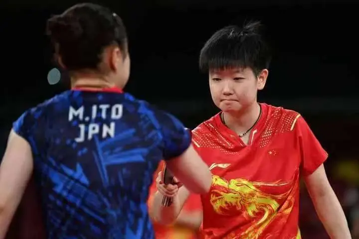 孙颖莎打伊藤美诚11连胜，不同的阶段，肩负的使命也不同