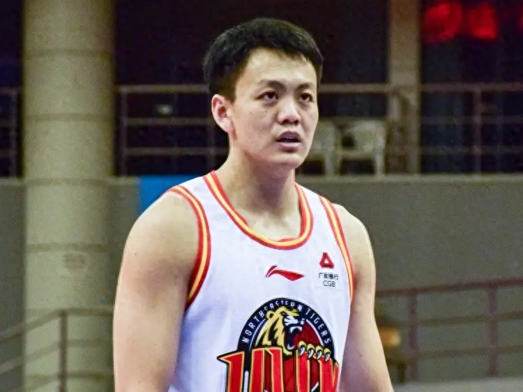 恭喜李晓旭赵继伟和王岚嵚！辽篮5人迎利好，冲冠阵容日趋完整