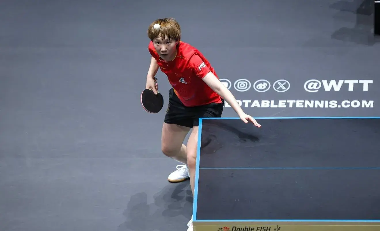 王曼昱战胜石洵瑶，有很大把握，比赛经验更丰富