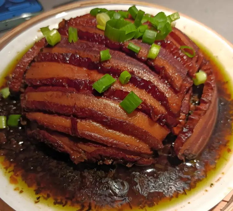 周末在家做梅菜扣肉，三步搞定皮脆肉嫩，新手也能零失败