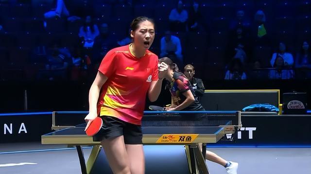 瑞典大满贯：王曼昱打疯了，桥本帆乃香出局，国乒包揽女单四强