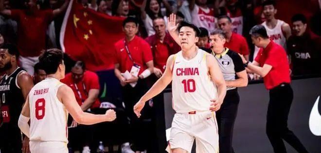 男篮四号位答案！20岁王俊杰的NBA时间表已定，还有几步？
