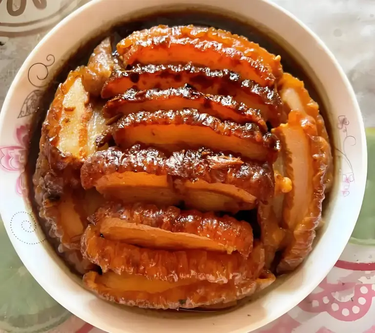周末在家做梅菜扣肉，三步搞定皮脆肉嫩，新手也能零失败